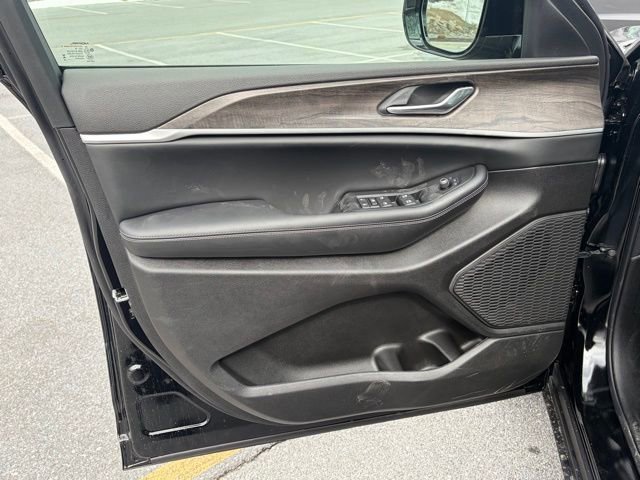 New 2026 Jeep Grand Cherokee Altitude image 12