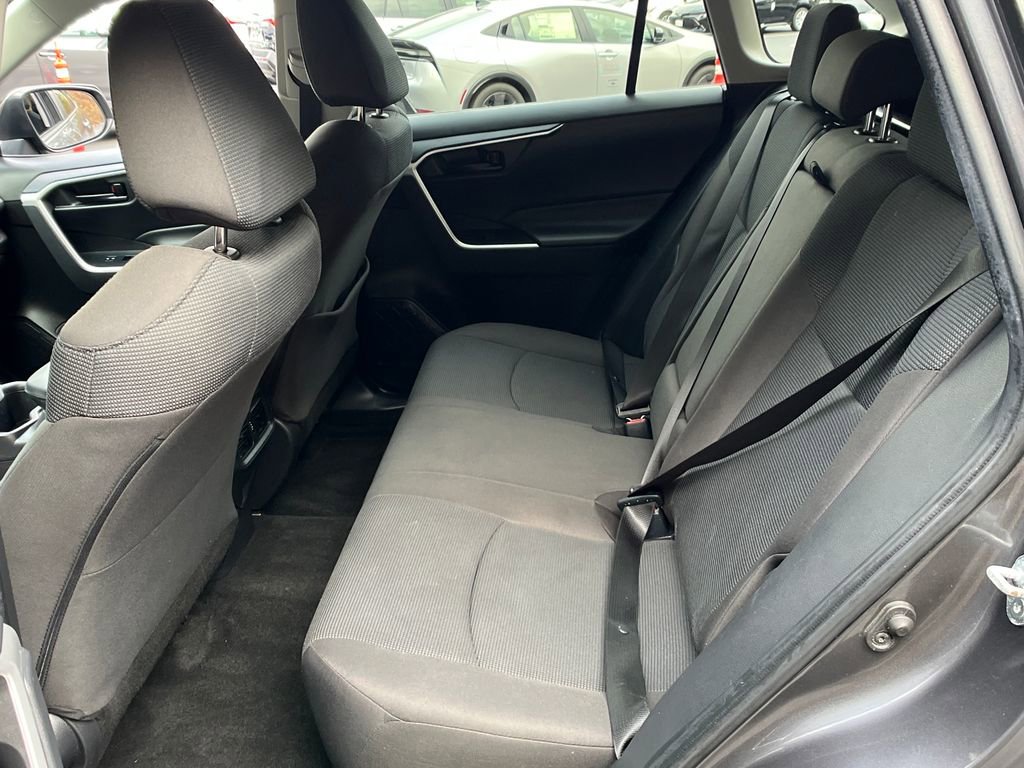 Used 2022 Toyota RAV4 LE image 20