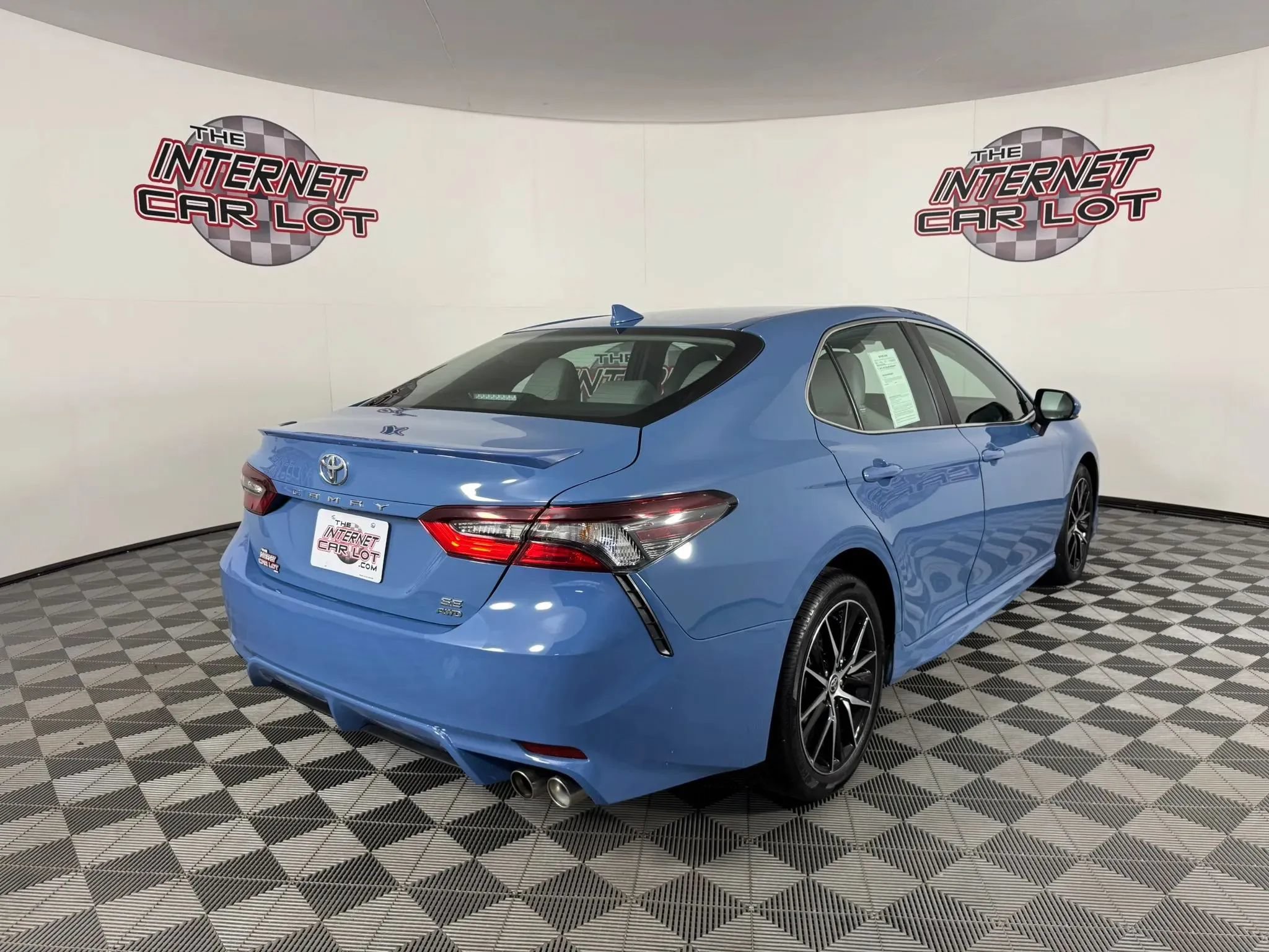 Used 2024 Toyota Camry SE w/ Cold Weather Package AWD/4WD image 7