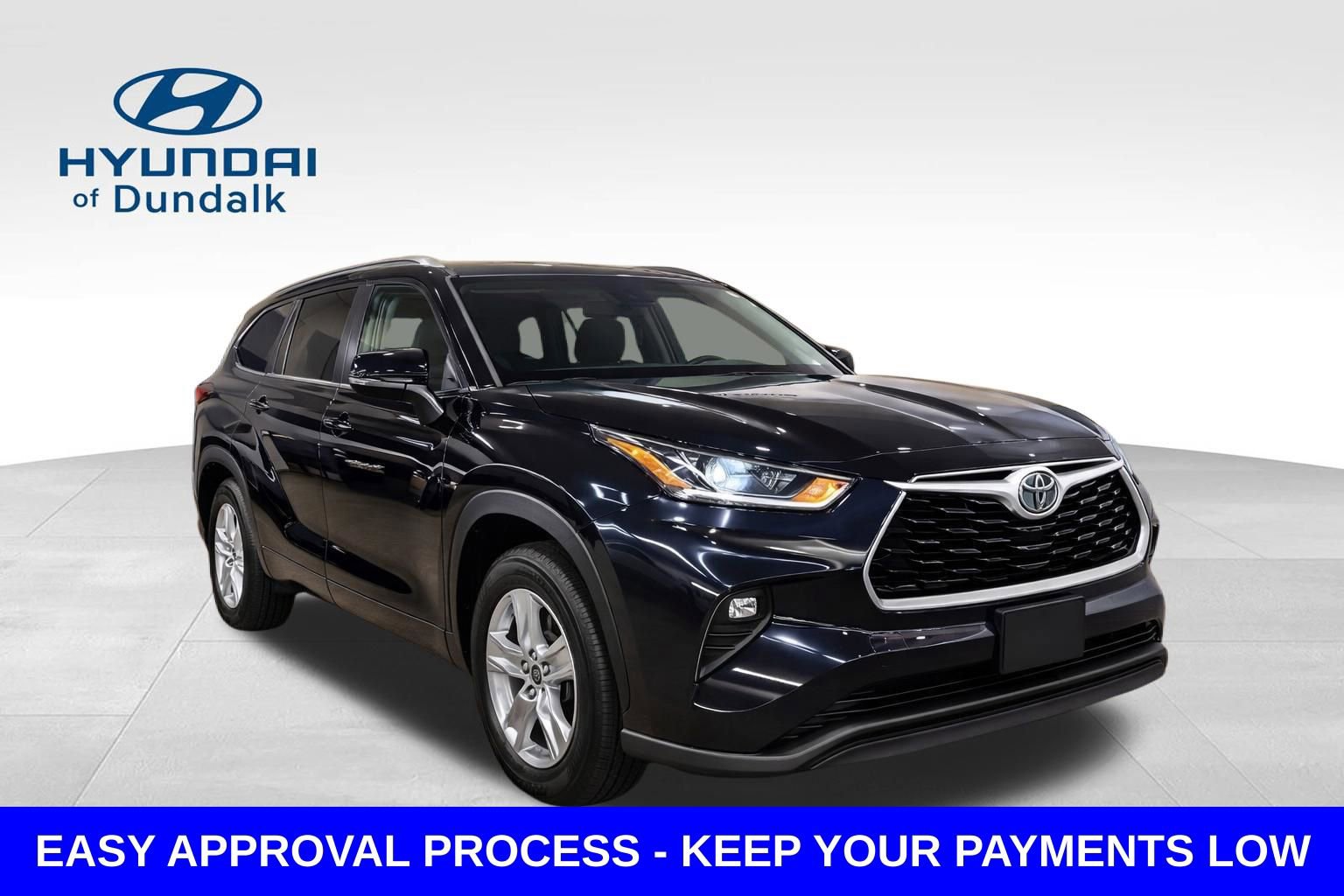 Used 2025 Toyota Highlander LE image 3