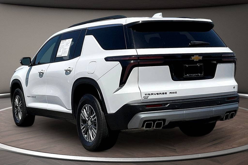 Used 2024 Chevrolet Traverse LT AWD/4WD image 4