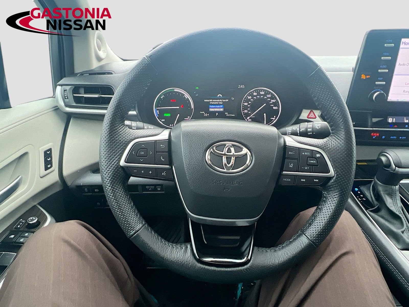 Used 2023 Toyota Sienna Limited image 14