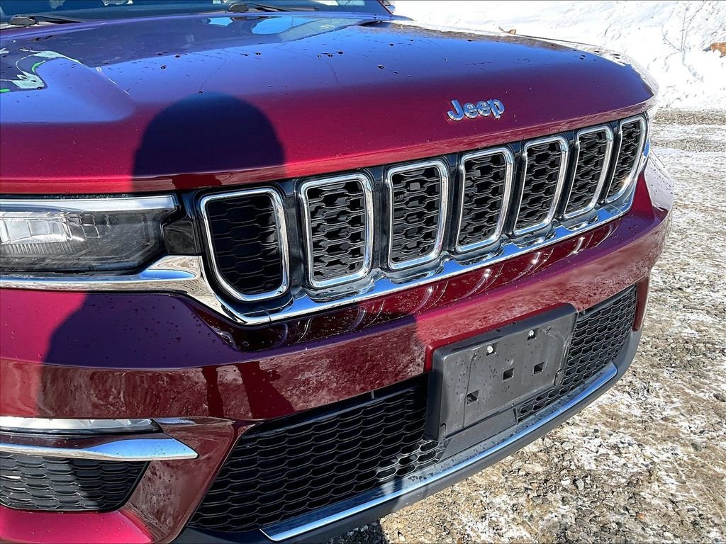 Used 2023 Jeep Grand Cherokee Limited image 25