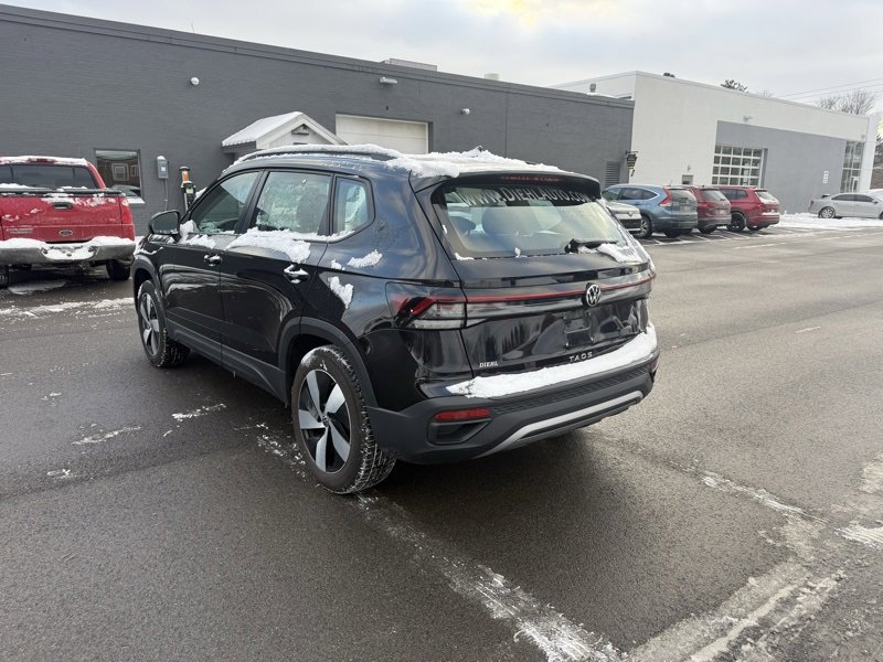 Used 2025 Volkswagen Taos S image 8