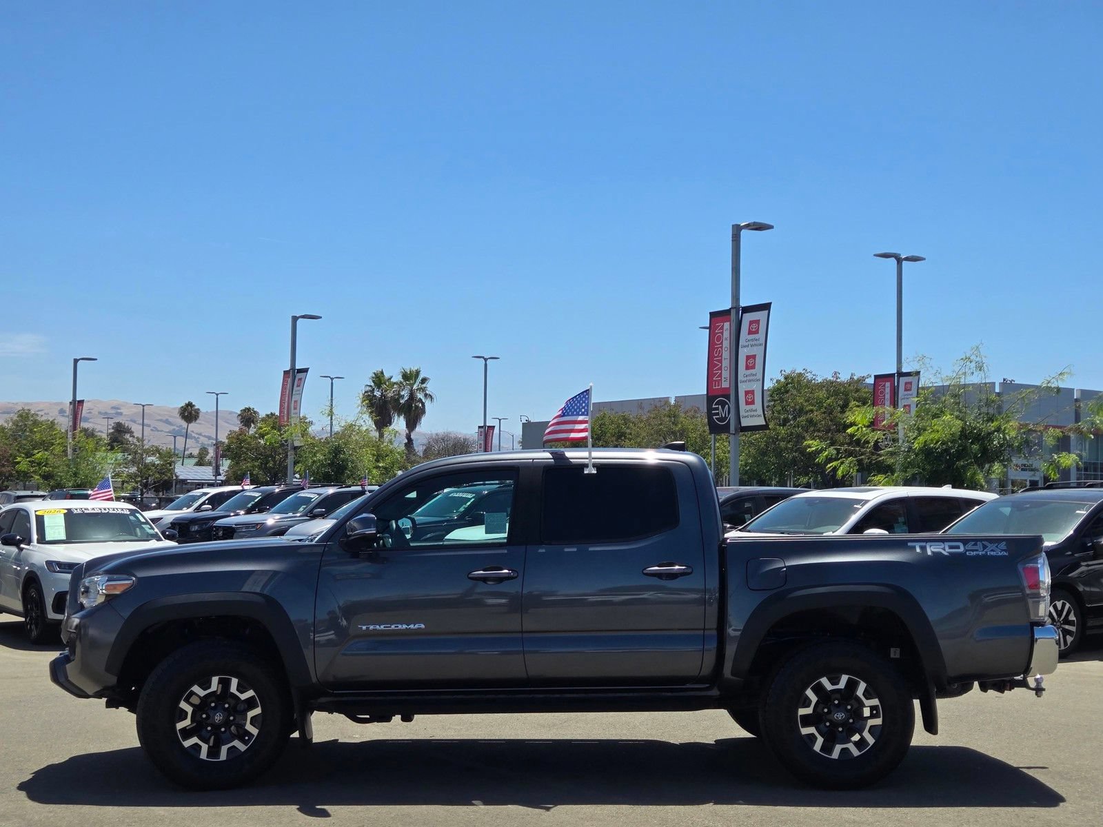 Used 2023 Toyota Tacoma TRD Off-Road AWD/4WD image 4