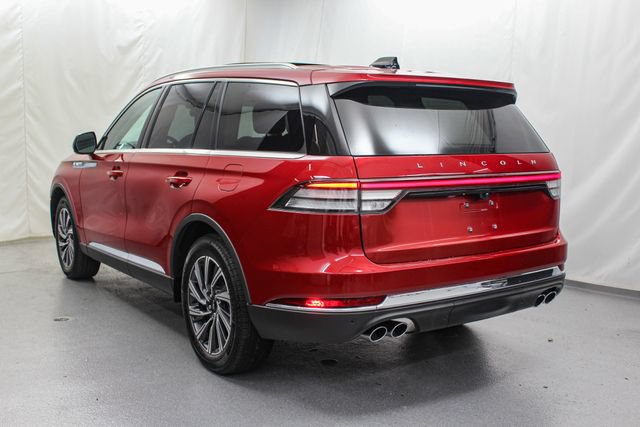 Used 2025 Lincoln Aviator AWD image 5