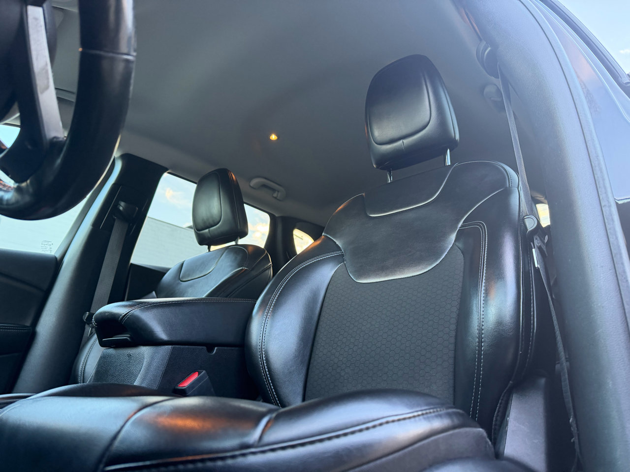 Used 2020 Jeep Cherokee Latitude Plus w/ Cold Weather Group image 11