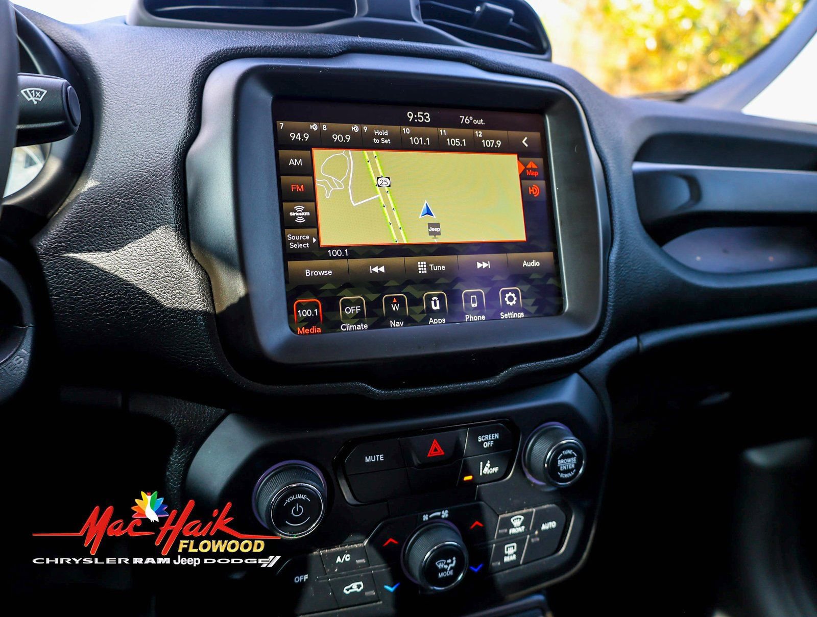 Used 2023 Jeep Renegade Altitude image 13