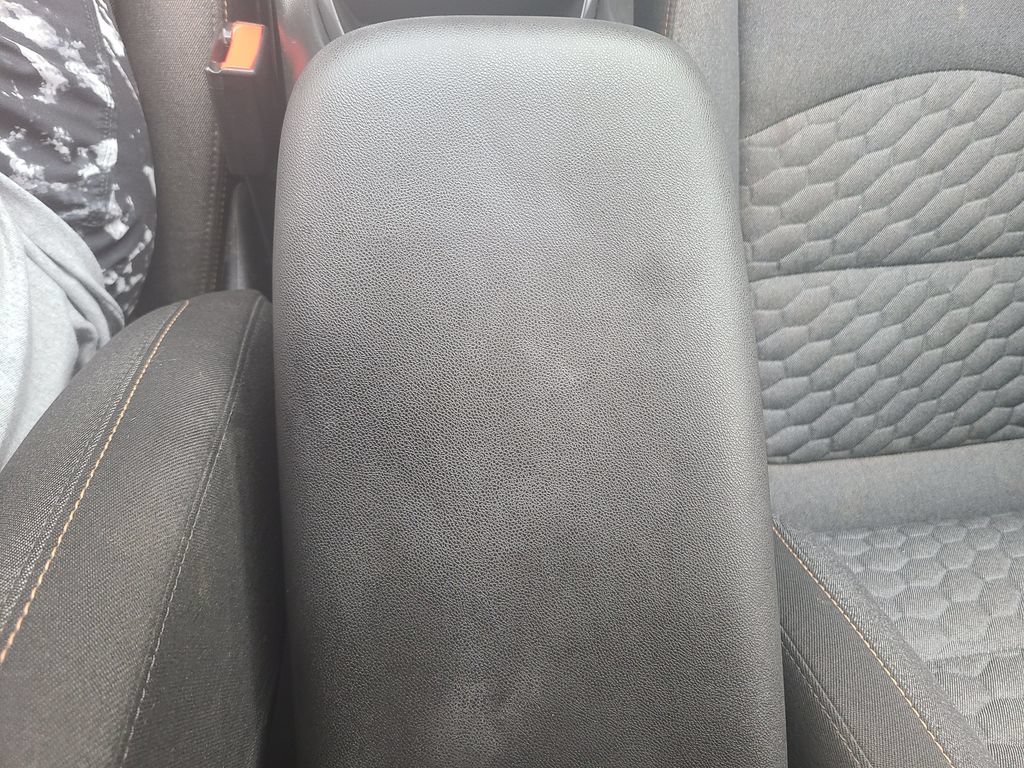 Used 2019 Chevrolet Equinox LT FWD image 8