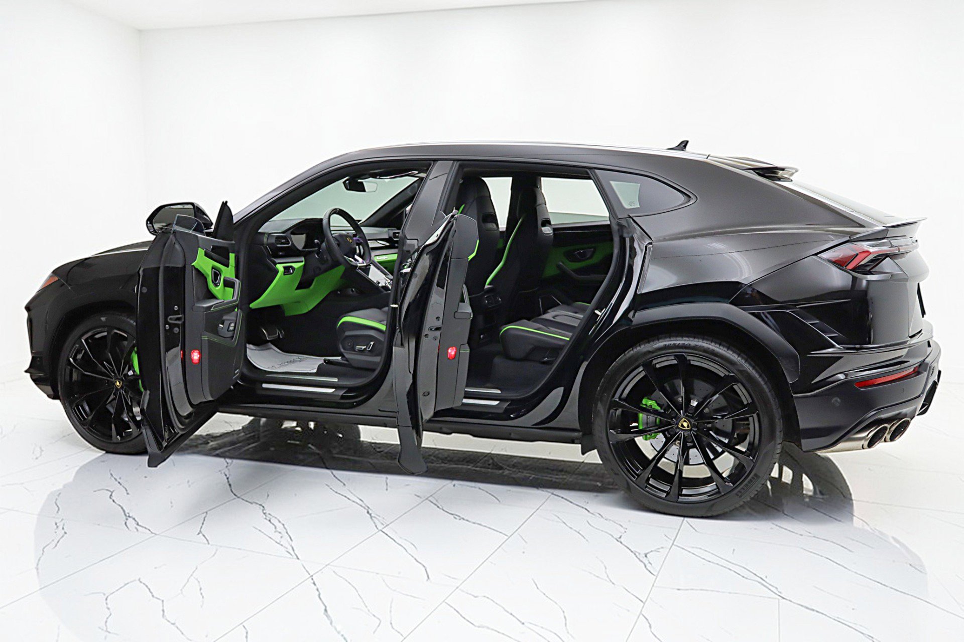 Used 2024 Lamborghini Urus S image 6