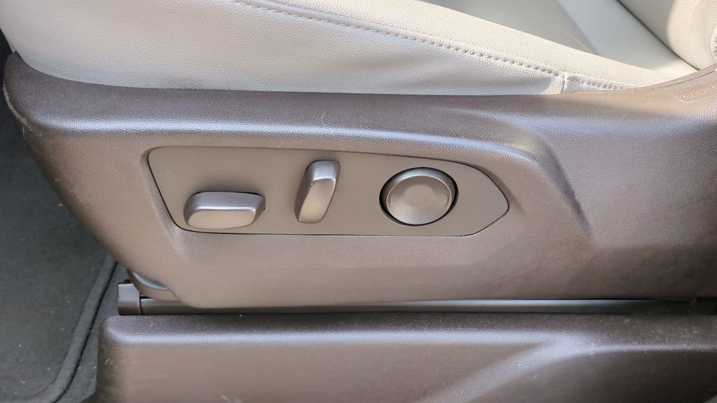 Used 2023 Chevrolet Tahoe LT image 12