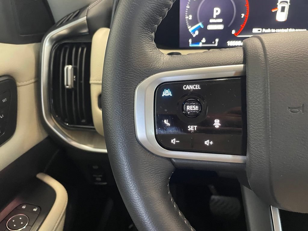 Certified 2025 Nissan Armada Platinum RWD image 13