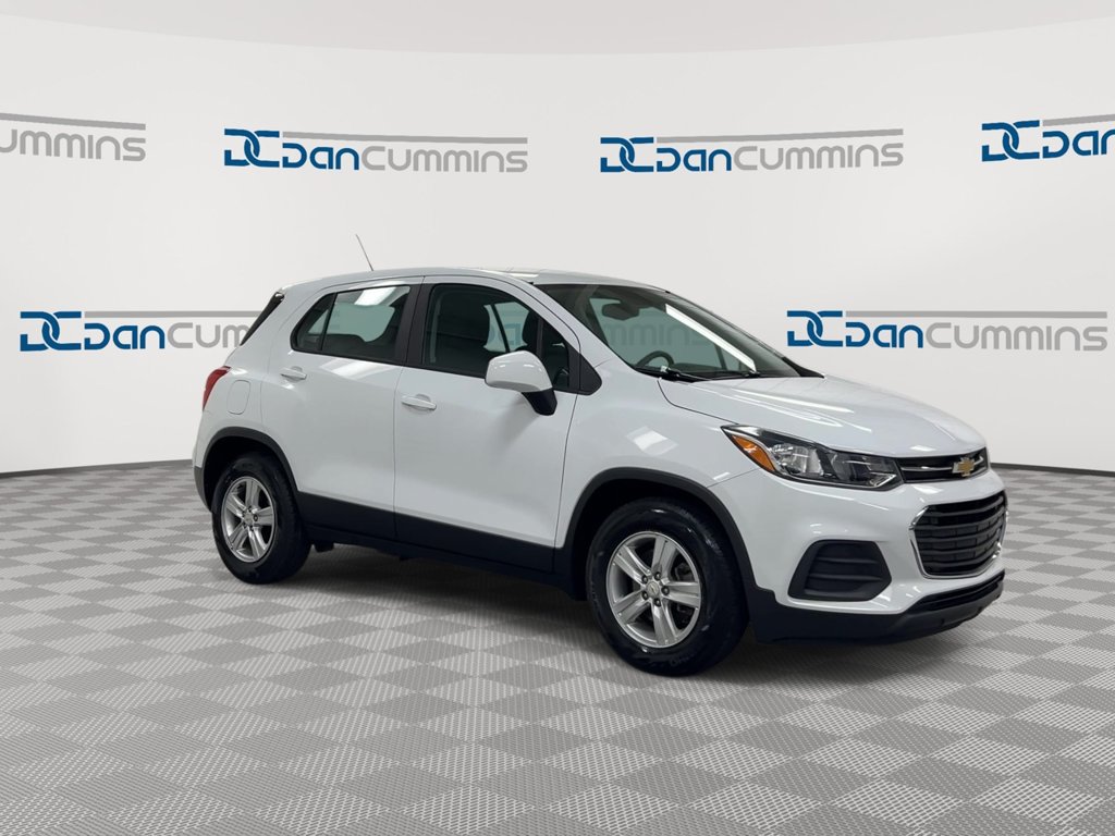 Used 2020 Chevrolet Trax LS FWD image 2