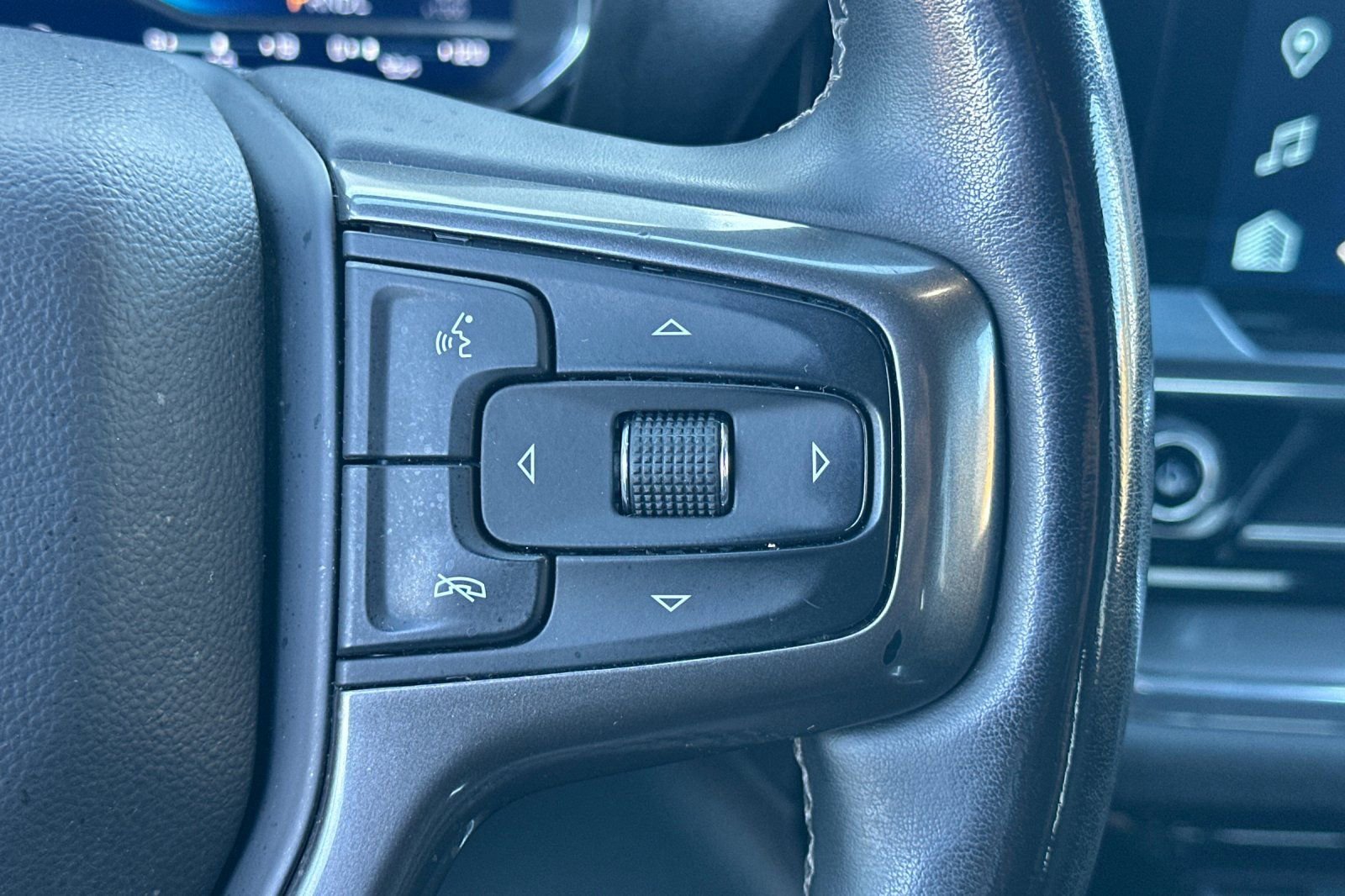 Used 2024 Chevrolet Silverado 3500 High Country w/ Technology Package image 30