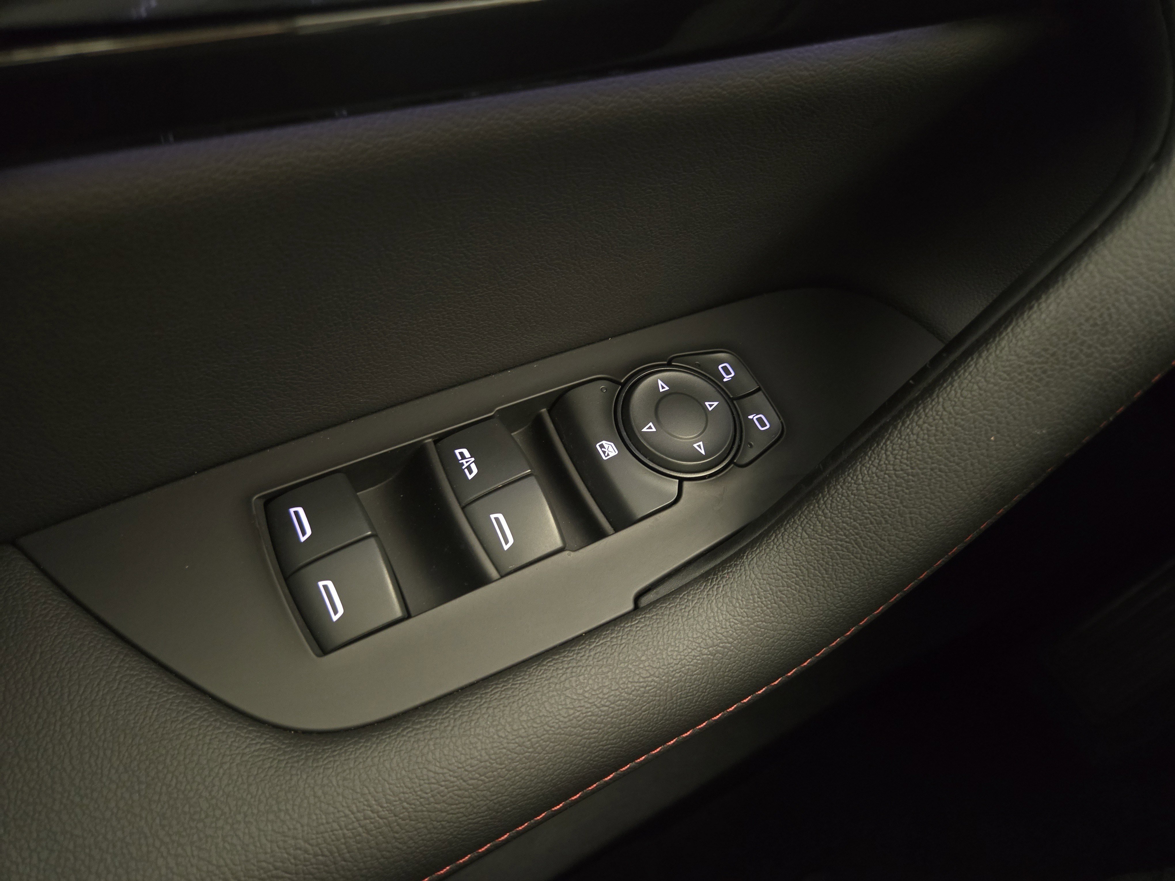 Used 2024 Chevrolet Blazer RS w/ Driver Confidence II Package image 28