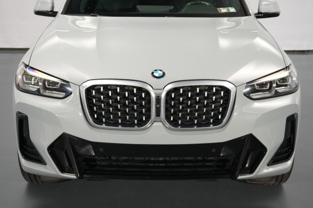 Used 2022 BMW X4 xDrive30i w/ M Sport Package 2 image 5