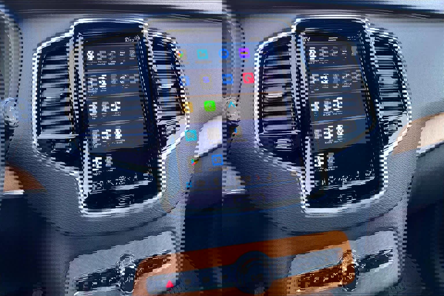 Used 2023 Volvo XC90 T8 Plus w/ Protection Package Premier image 36