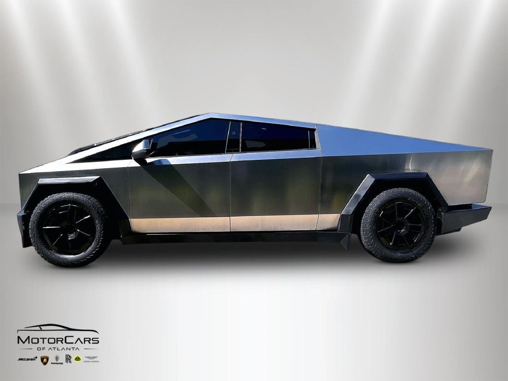 Used 2024 Tesla Cybertruck AWD Crew Cab image 5