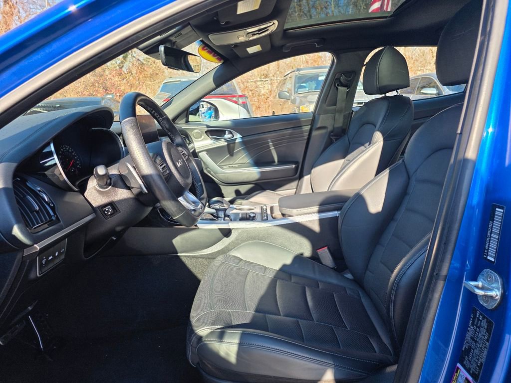 Used 2023 Kia Stinger GT2 image 19