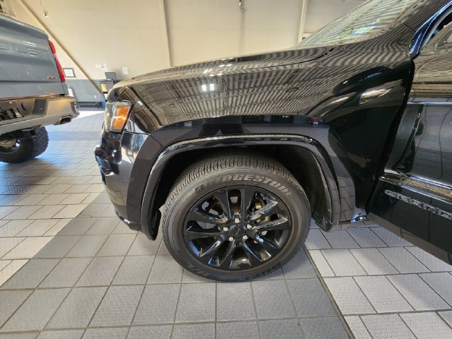 Used 2019 Jeep Grand Cherokee Altitude AWD/4WD image 7