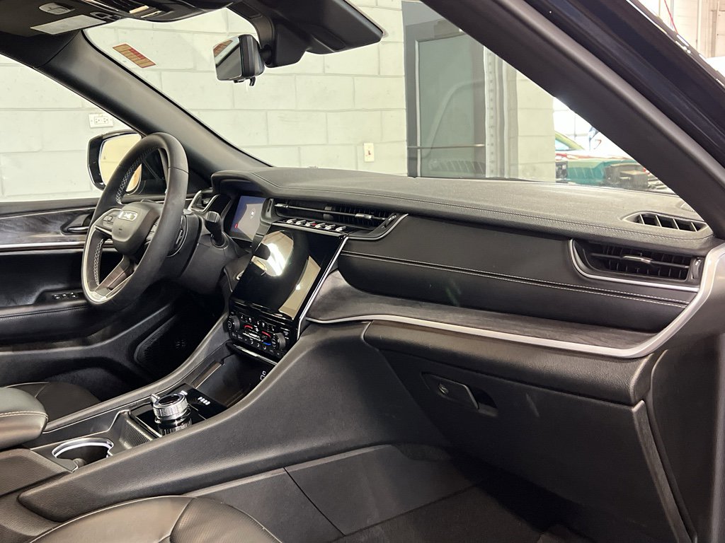 Used 2024 Jeep Grand Cherokee L Limited w/ Luxury Tech Group II image 28