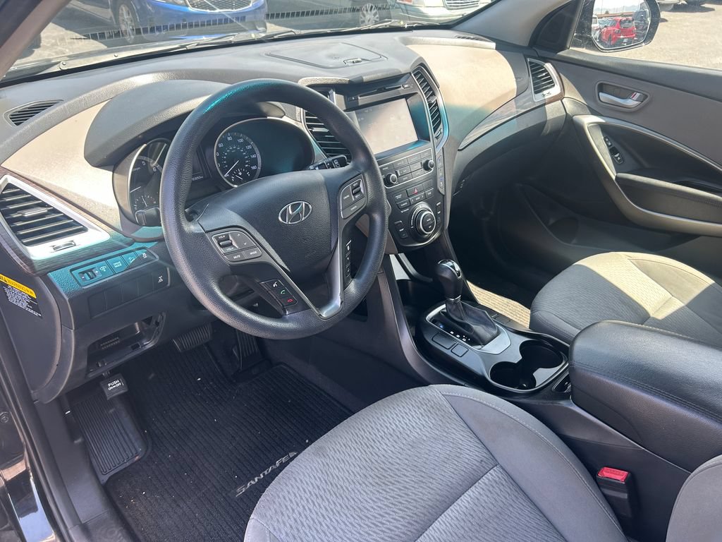 Used 2017 Hyundai Santa Fe SE w/ Cargo Package AWD/4WD image 24