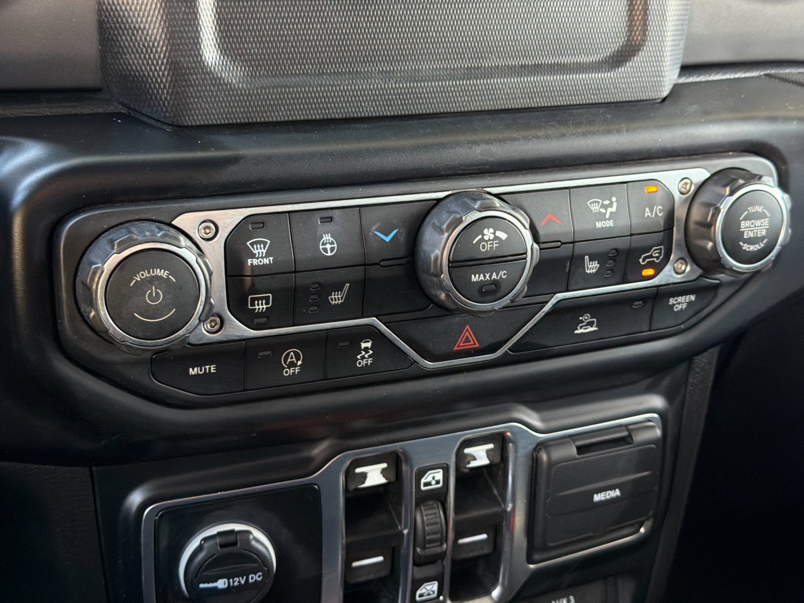 Used 2022 Jeep Wrangler Unlimited Sport AWD/4WD image 19