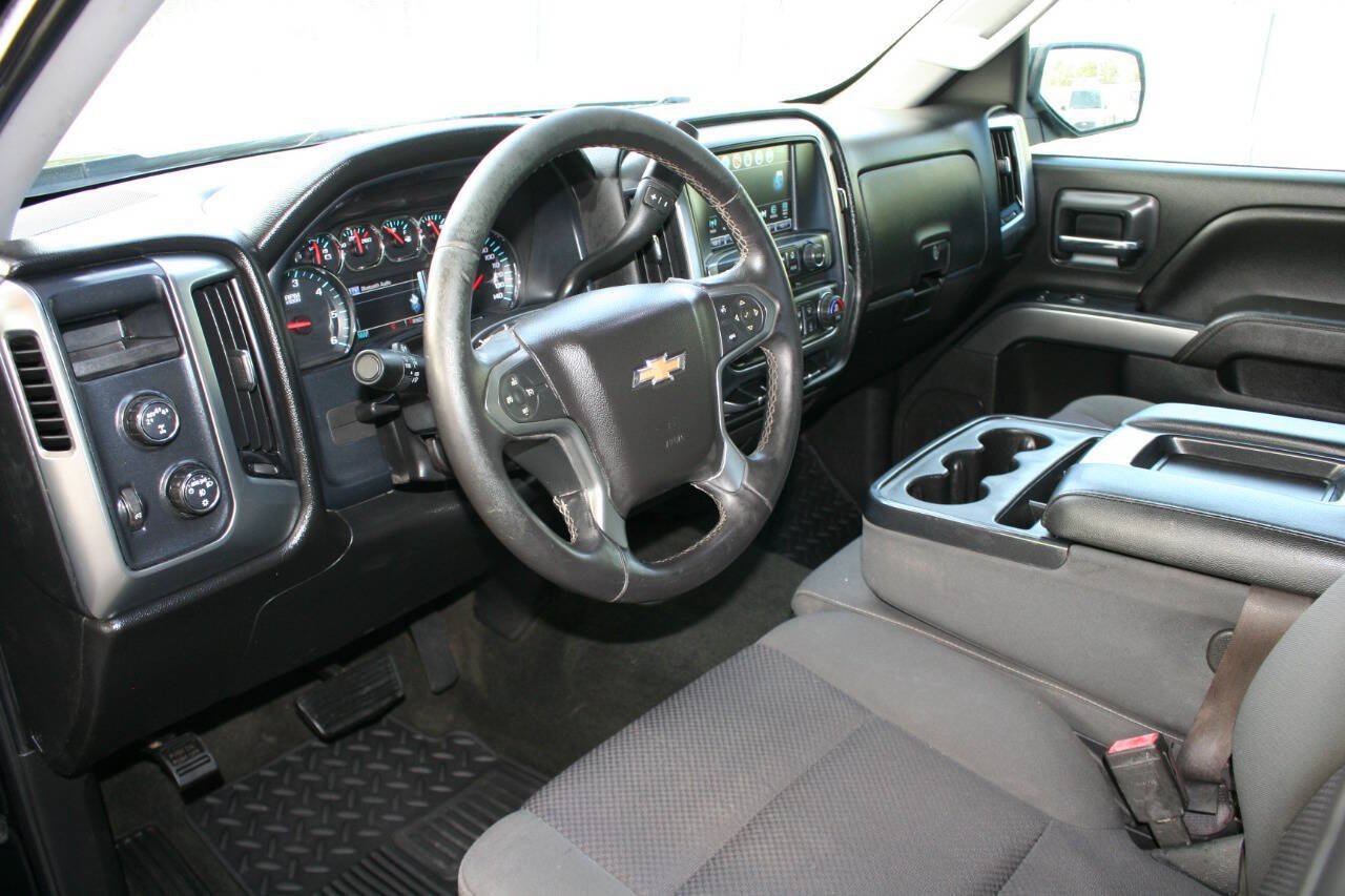 Used 2017 Chevrolet Silverado 1500 LT w/ LT Eassist Package AWD/4WD image 13
