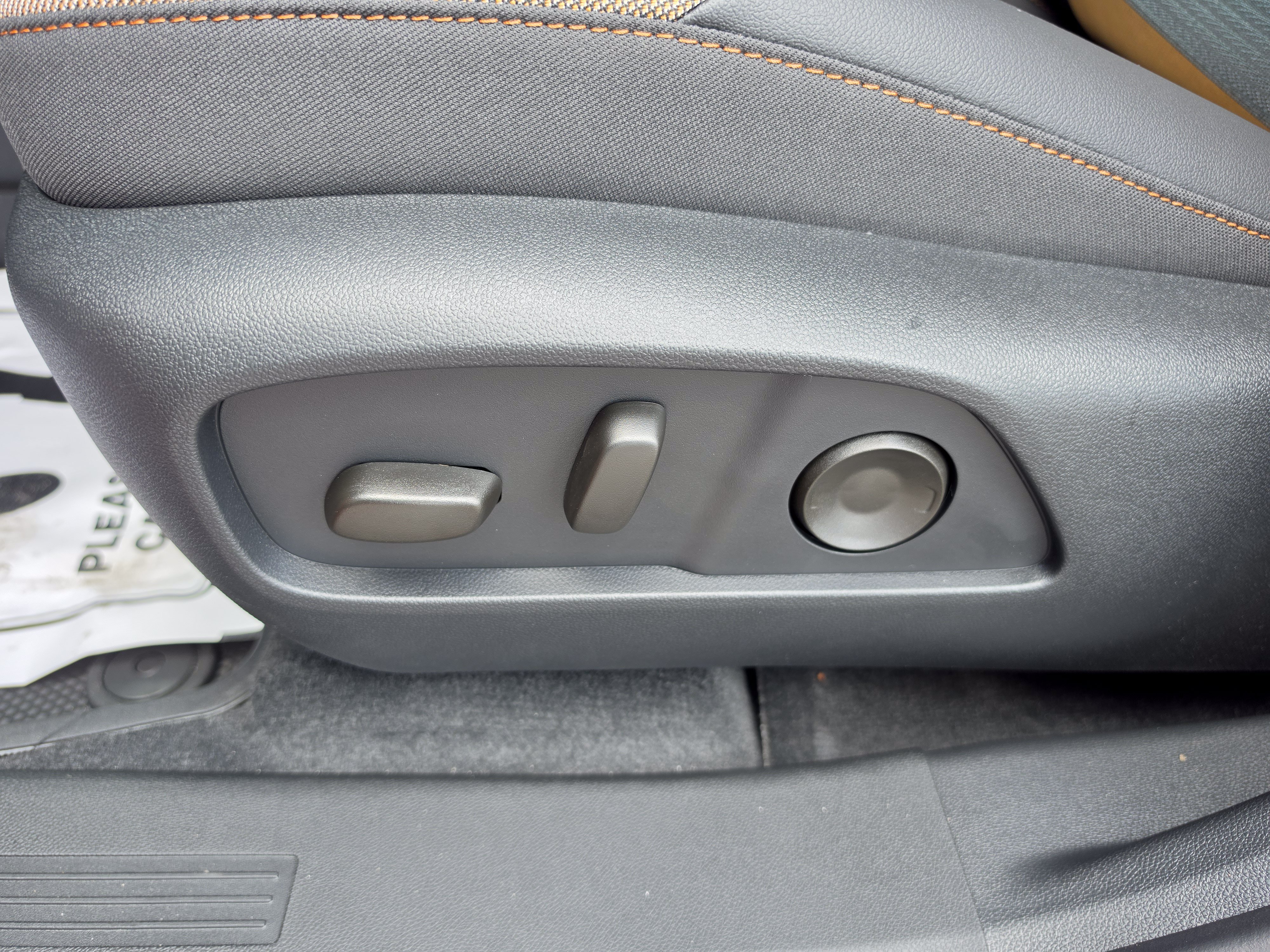 New 2026 Chevrolet Equinox ACTIV w/ Convenience Package III FWD image 23