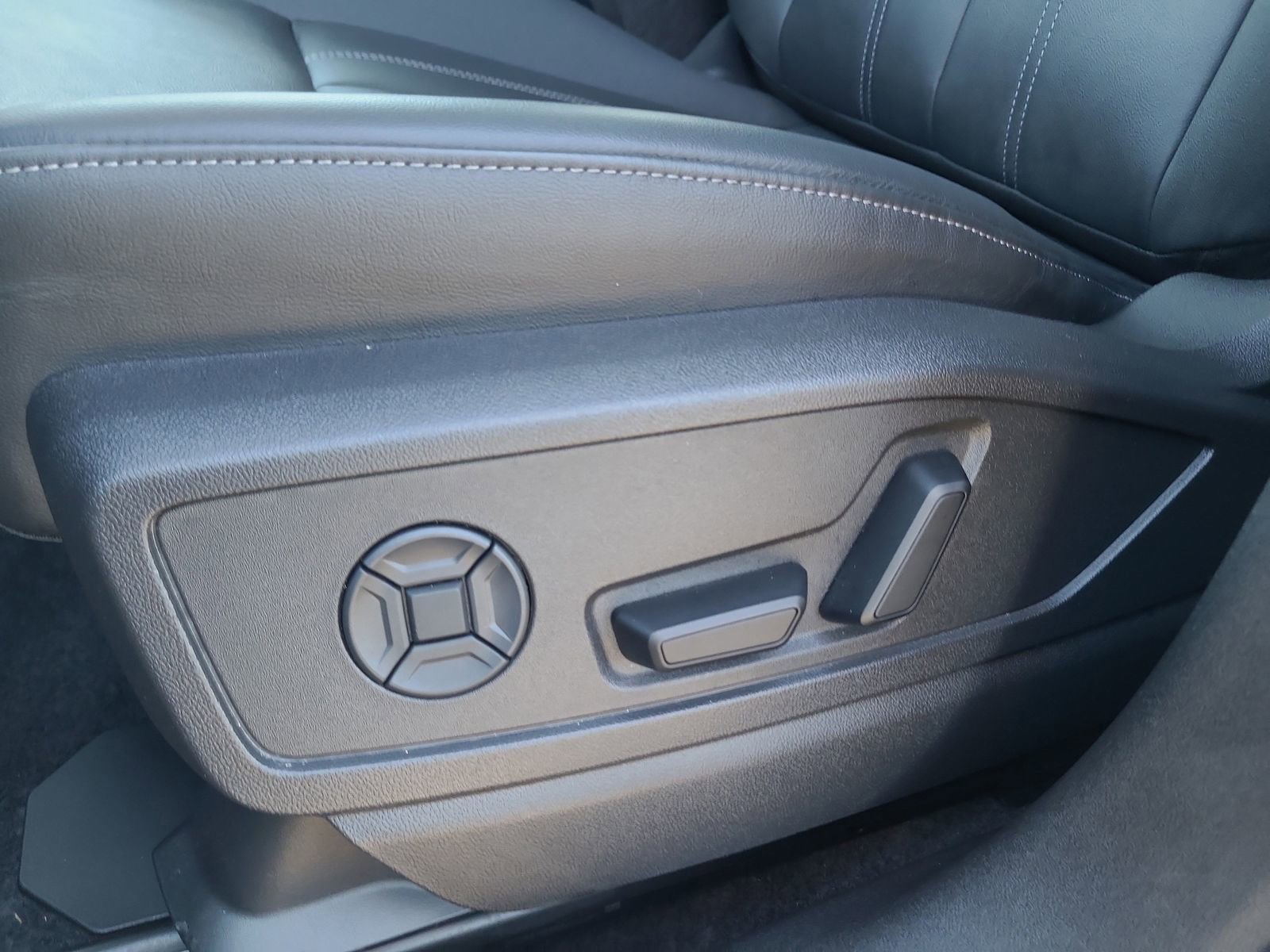 Used 2025 Audi Q5 Premium Plus w/ Premium Plus image 22