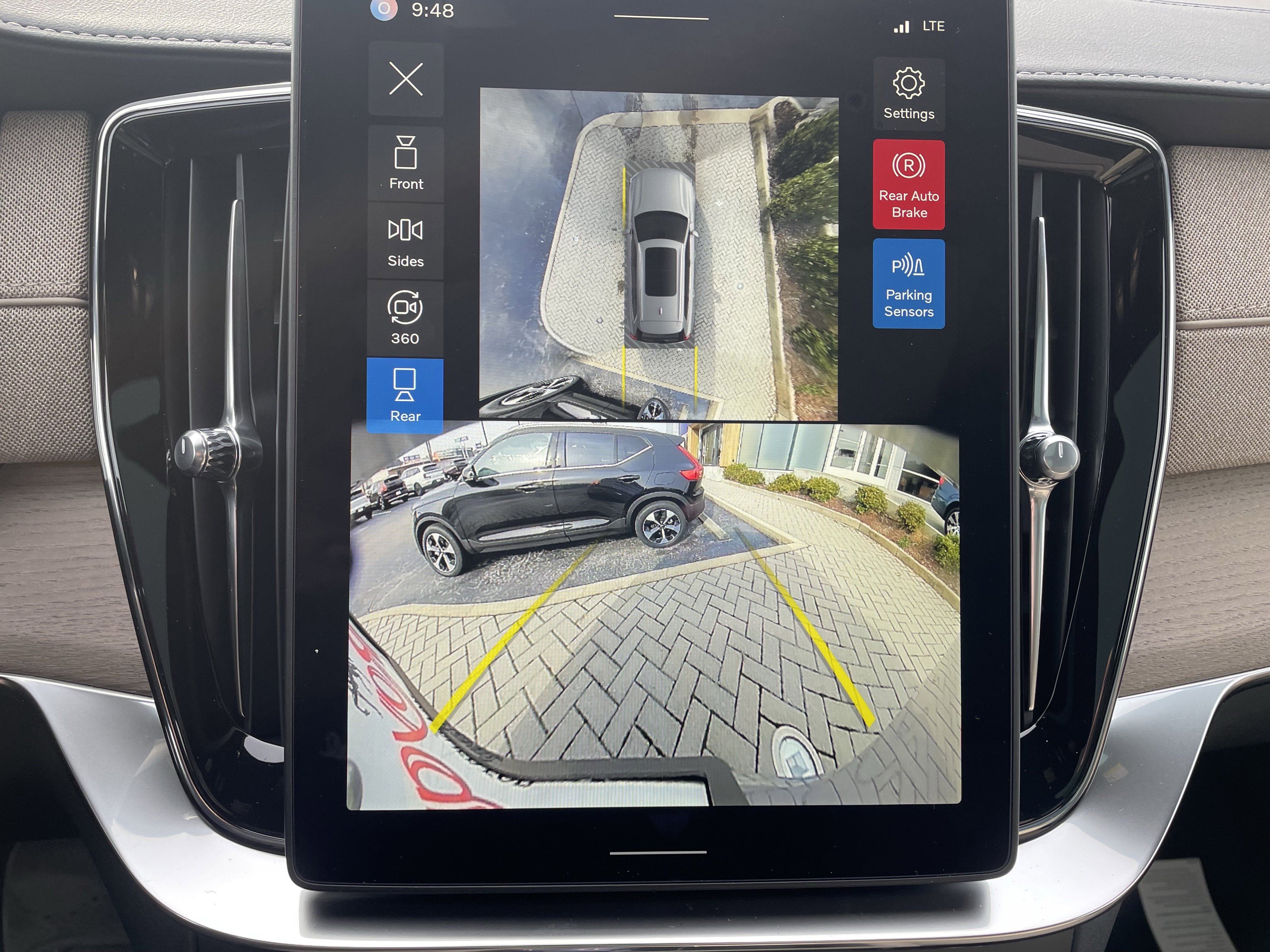 New 2026 Volvo XC90 B6 Plus w/ Protection Package Premier image 20