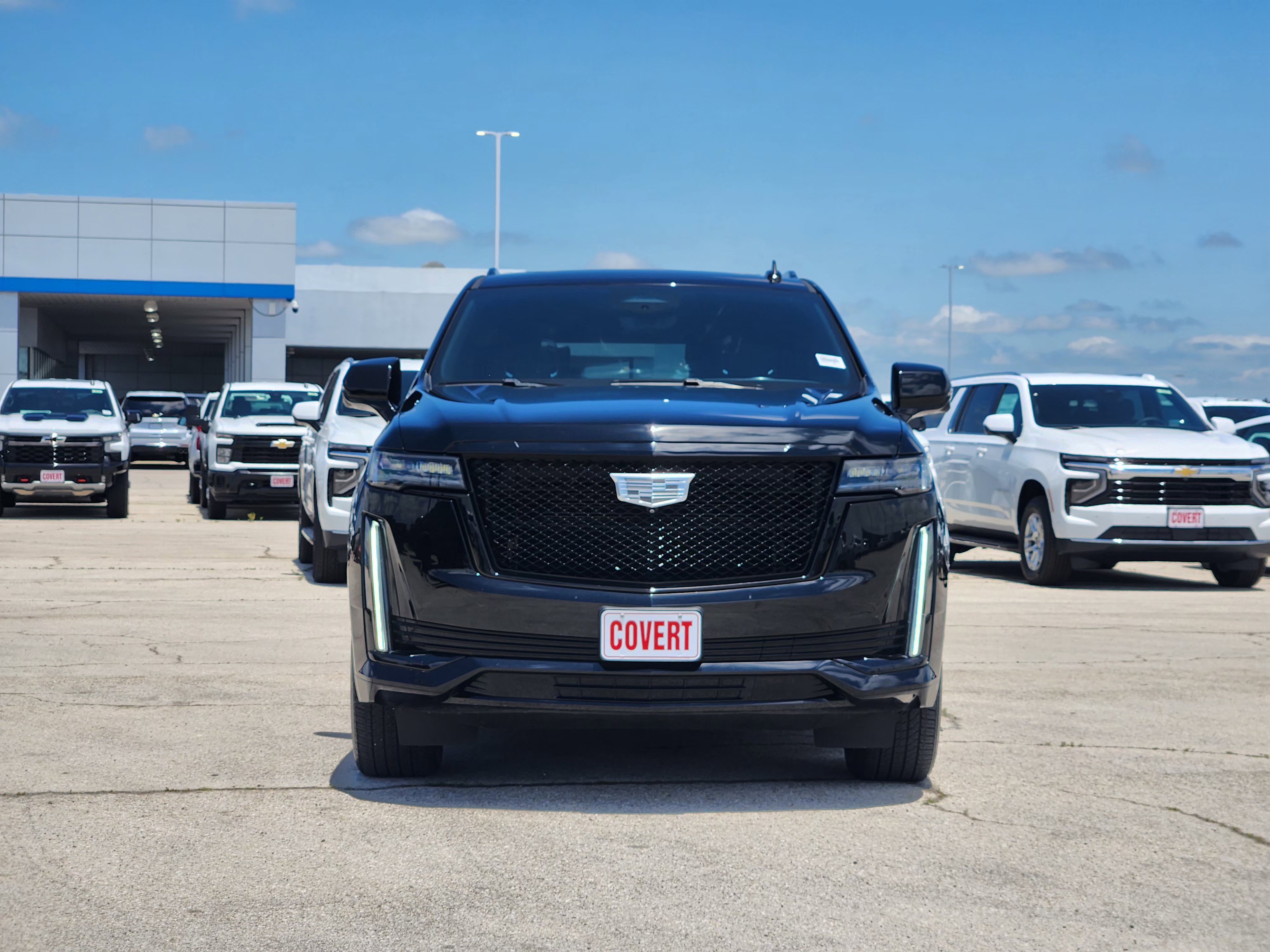 Used 2023 Cadillac Escalade Sport w/ LPO, ONYX Package RWD image 2