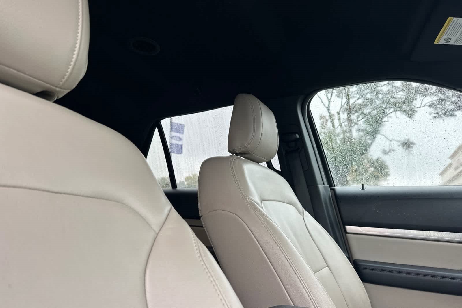 Used 2018 Ford Explorer XLT w/ Equipment Group 202A image 19