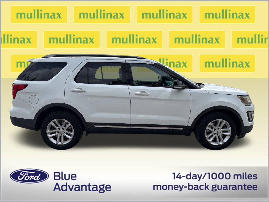Used 2017 Ford Explorer XLT w/ Equipment Group 202A FWD image 2