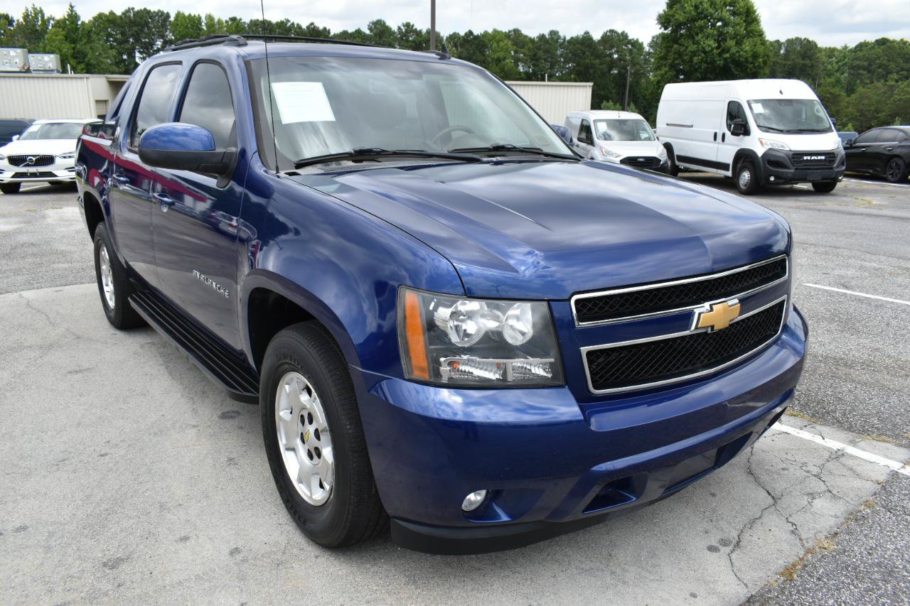 Used 2013 Chevrolet Avalanche LS RWD image 4
