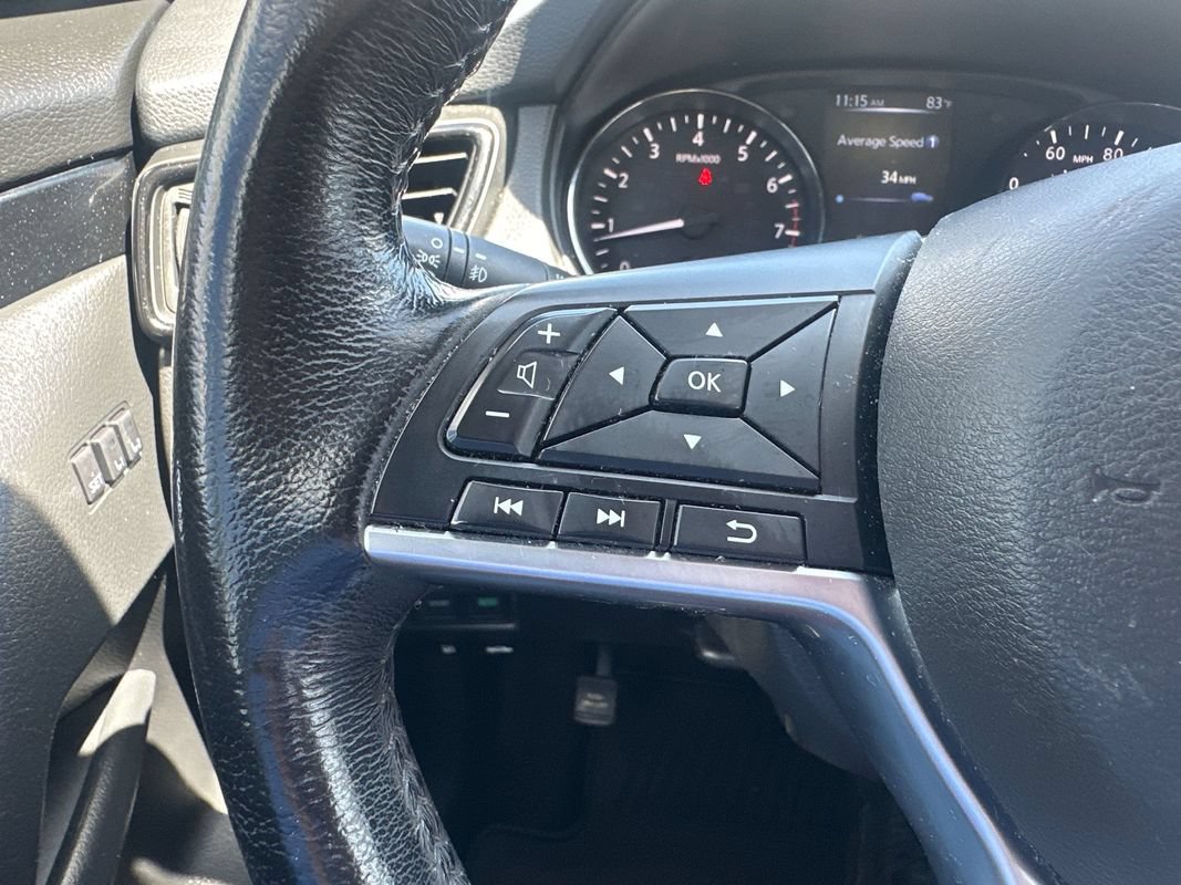 Used 2017 Nissan Rogue SL w/ SL Premium Package FWD image 21