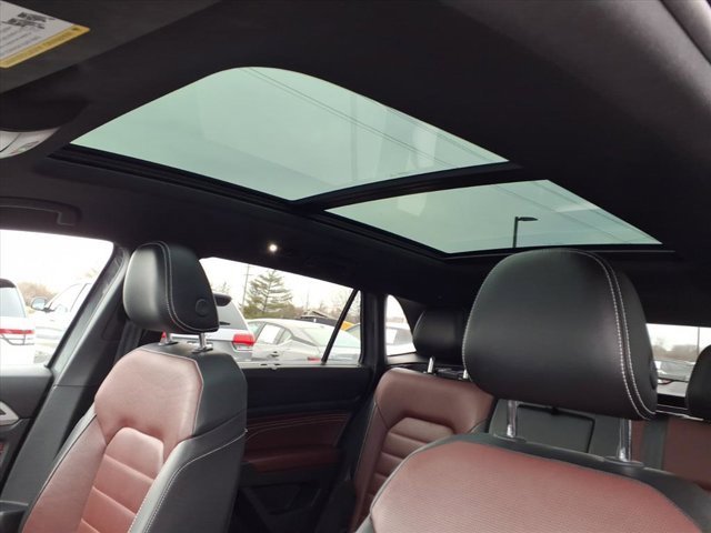 Used 2022 Volkswagen Atlas Cross Sport SEL Premium R-Line image 26