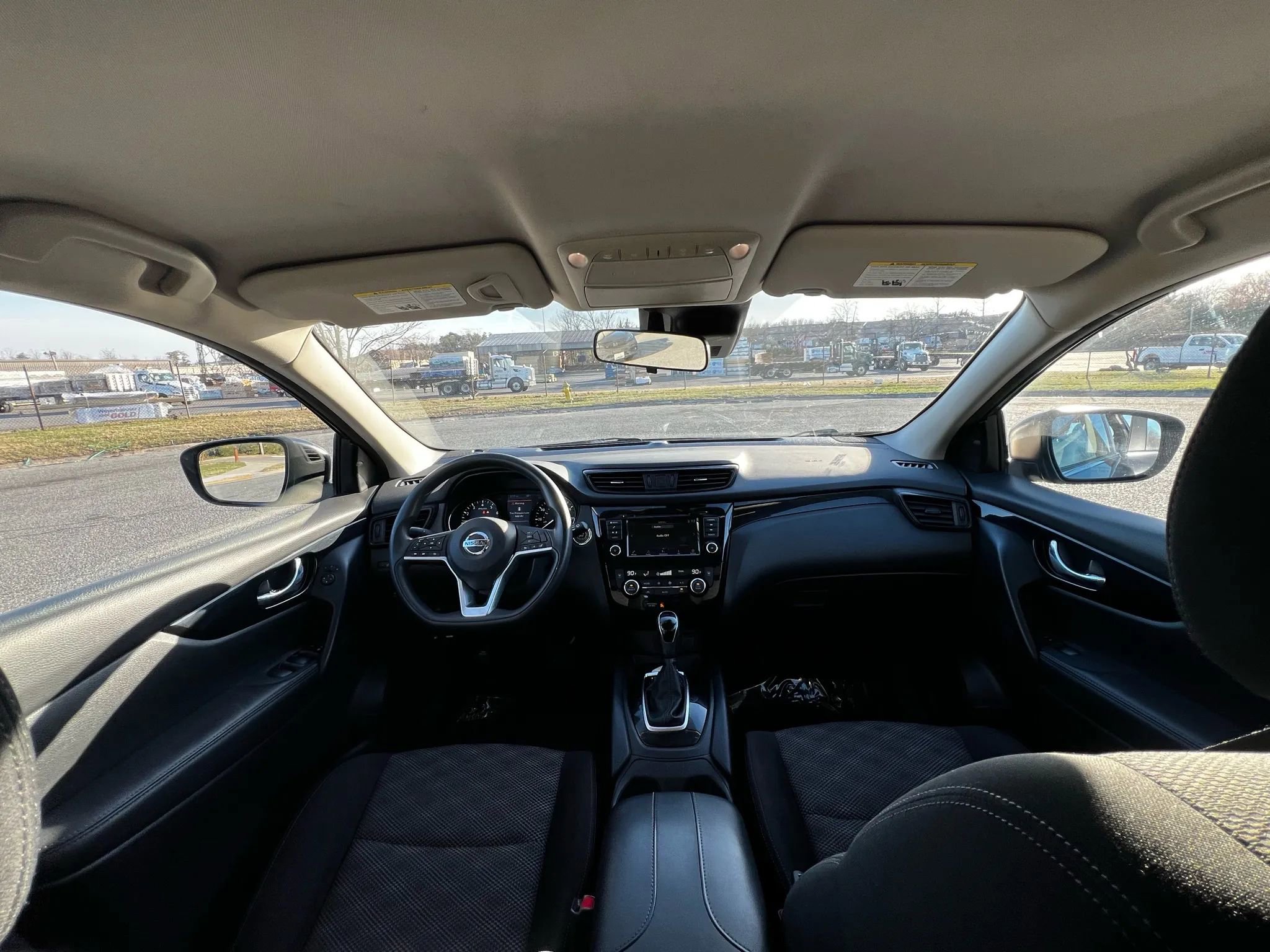 Used 2020 Nissan Rogue Sport SV image 24