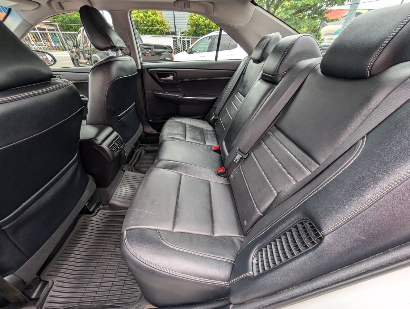 Used 2017 Toyota Camry XLE w/ Moonroof Package FWD image 17