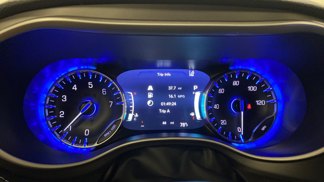 Used 2027 Chrysler Pacifica Select FWD image 18