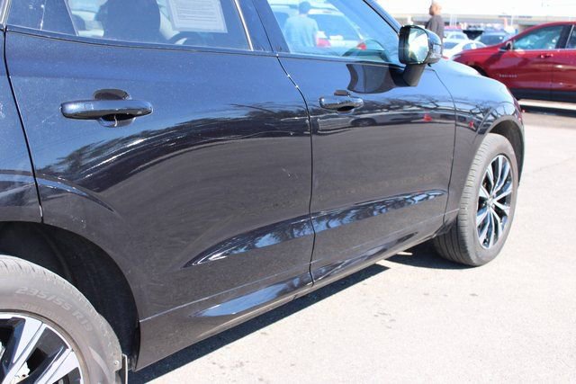 Used 2025 Volvo XC60 B5 Plus image 47