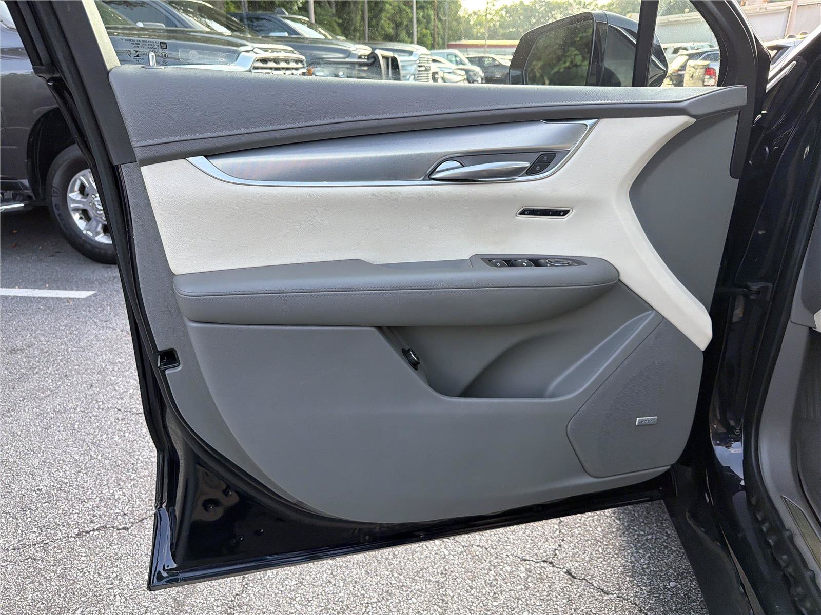 Used 2022 Cadillac XT5 Premium Luxury FWD image 9