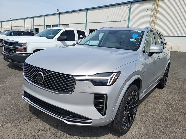 Certified 2025 Volvo XC90 T8 Ultra AWD/4WD image 2