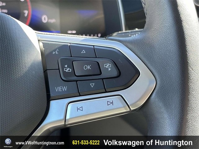 Certified 2025 Volkswagen Jetta SE w/ Sunroof Package image 21