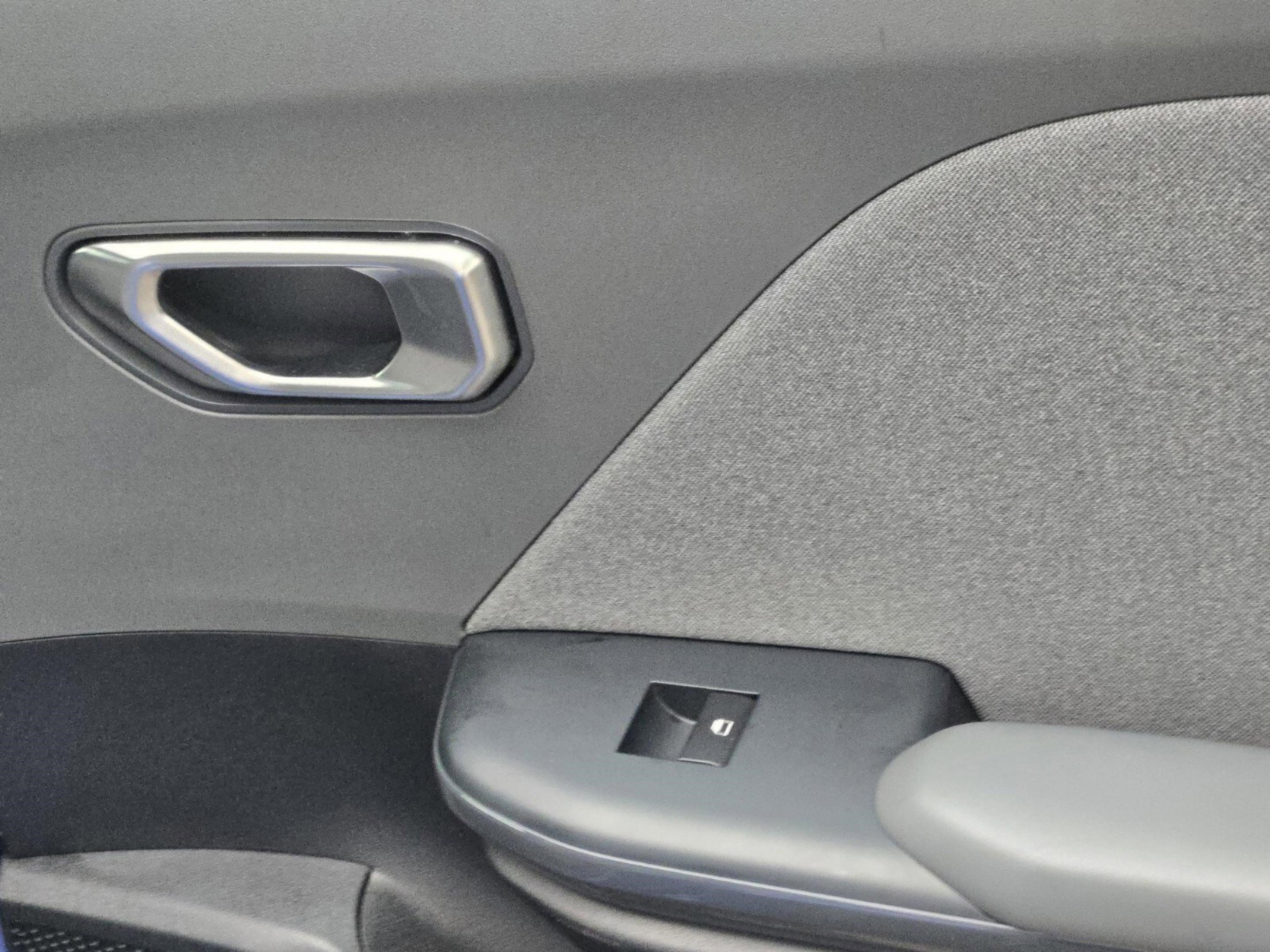 Used 2025 Kia K4 EX image 23