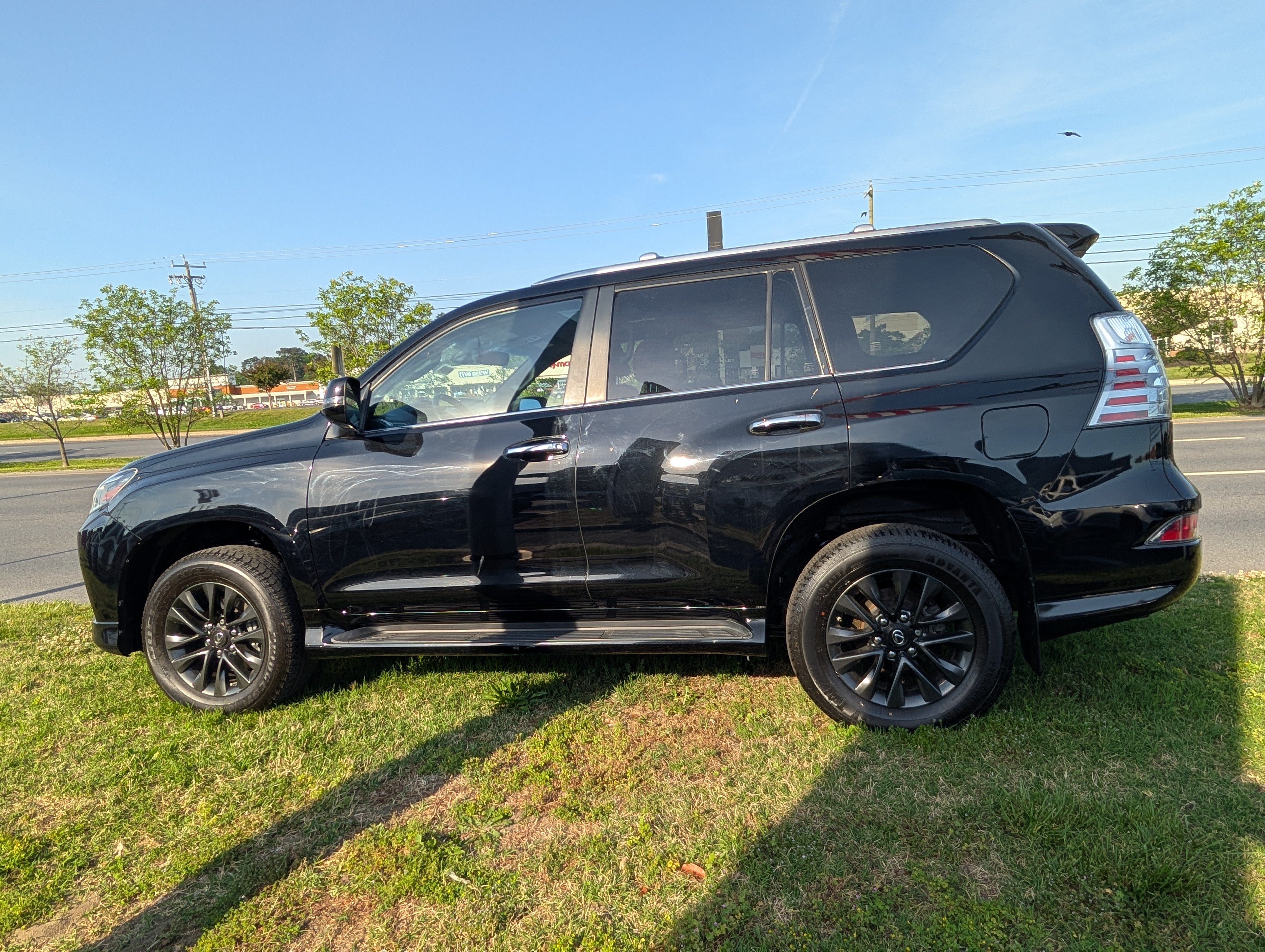 Used 2023 Lexus GX 460 Premium w/ Premium Package AWD/4WD image 6
