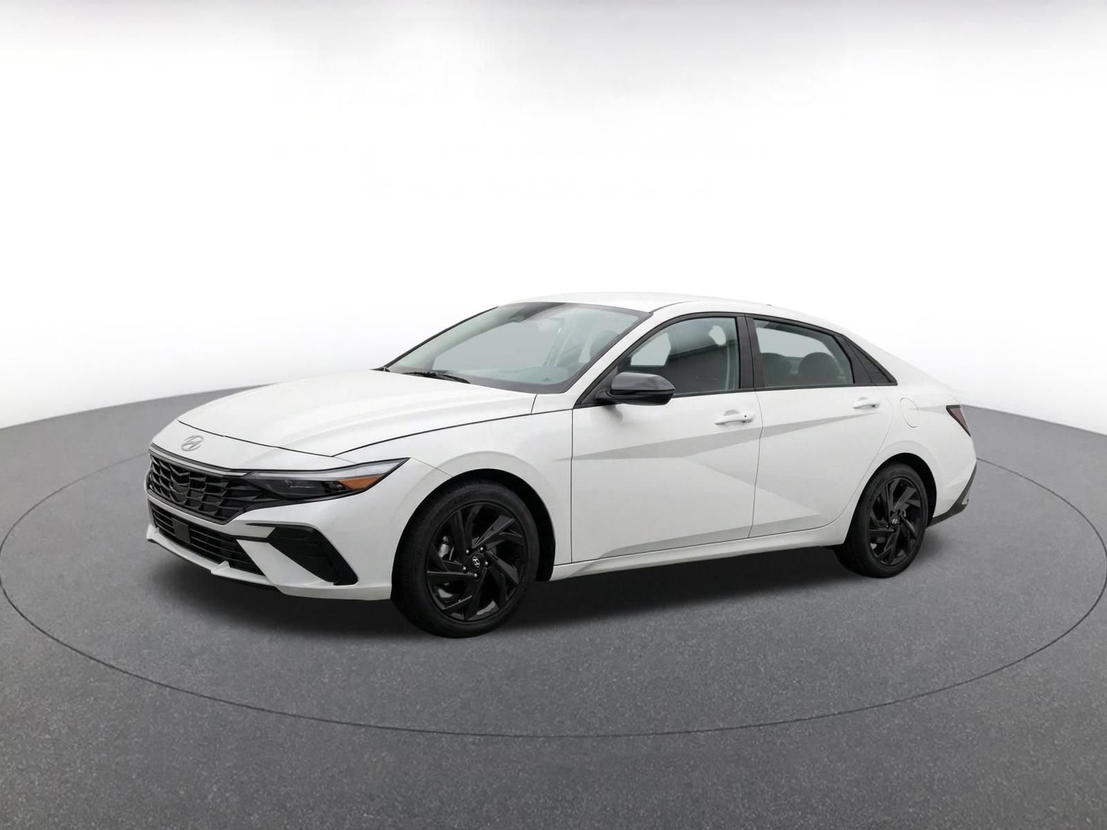 Used 2026 Hyundai Elantra Sport FWD image 3