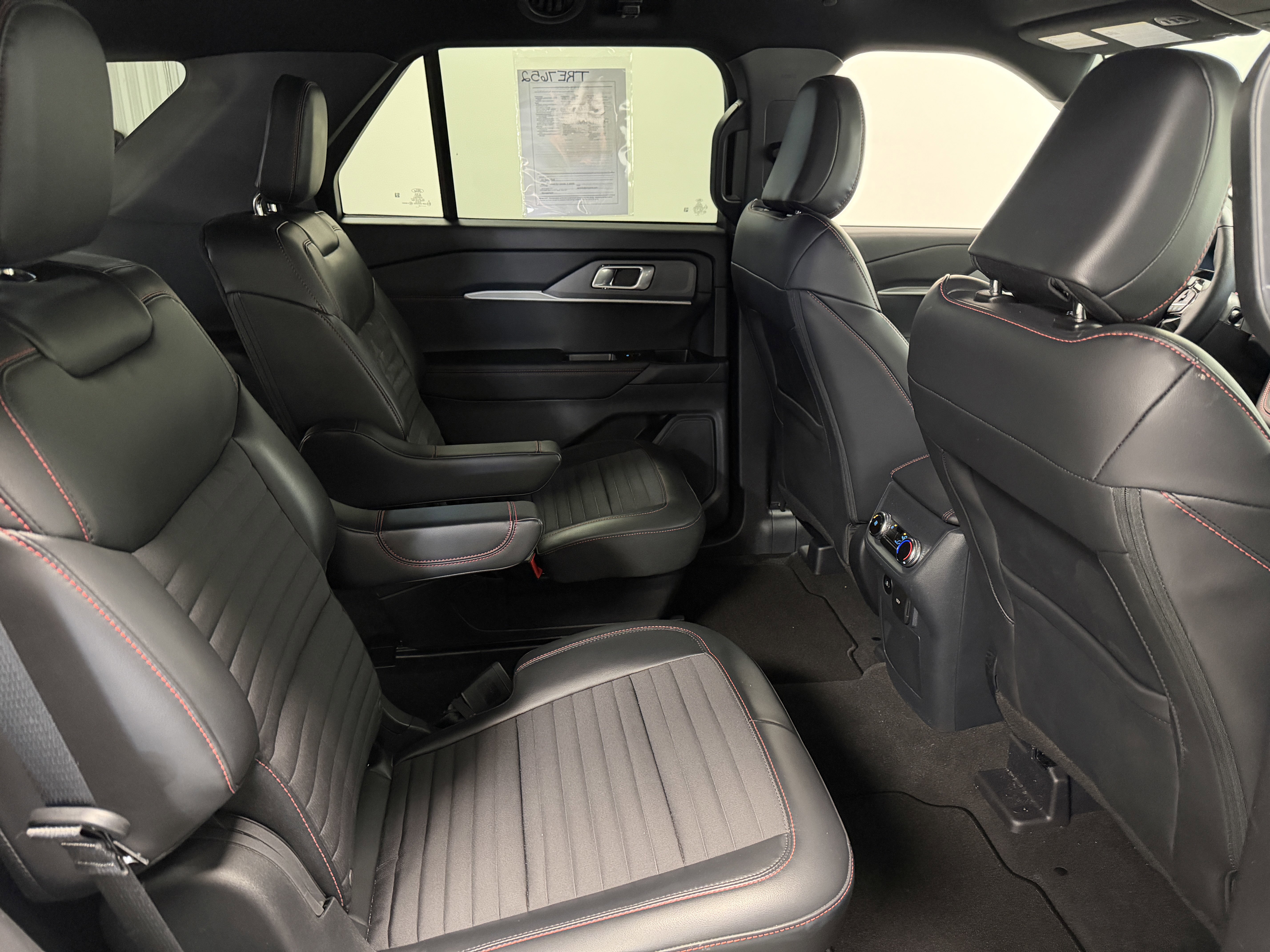Used 2025 Ford Explorer ST-Line AWD/4WD image 22