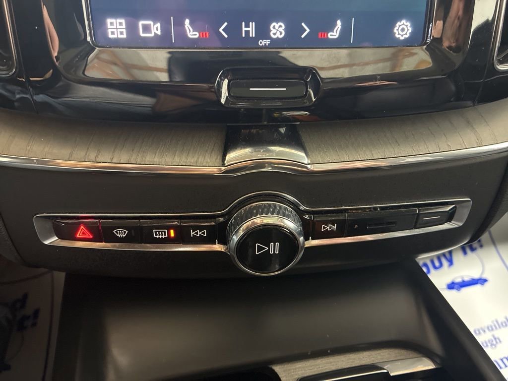 Used 2025 Volvo XC60 B5 Plus image 20