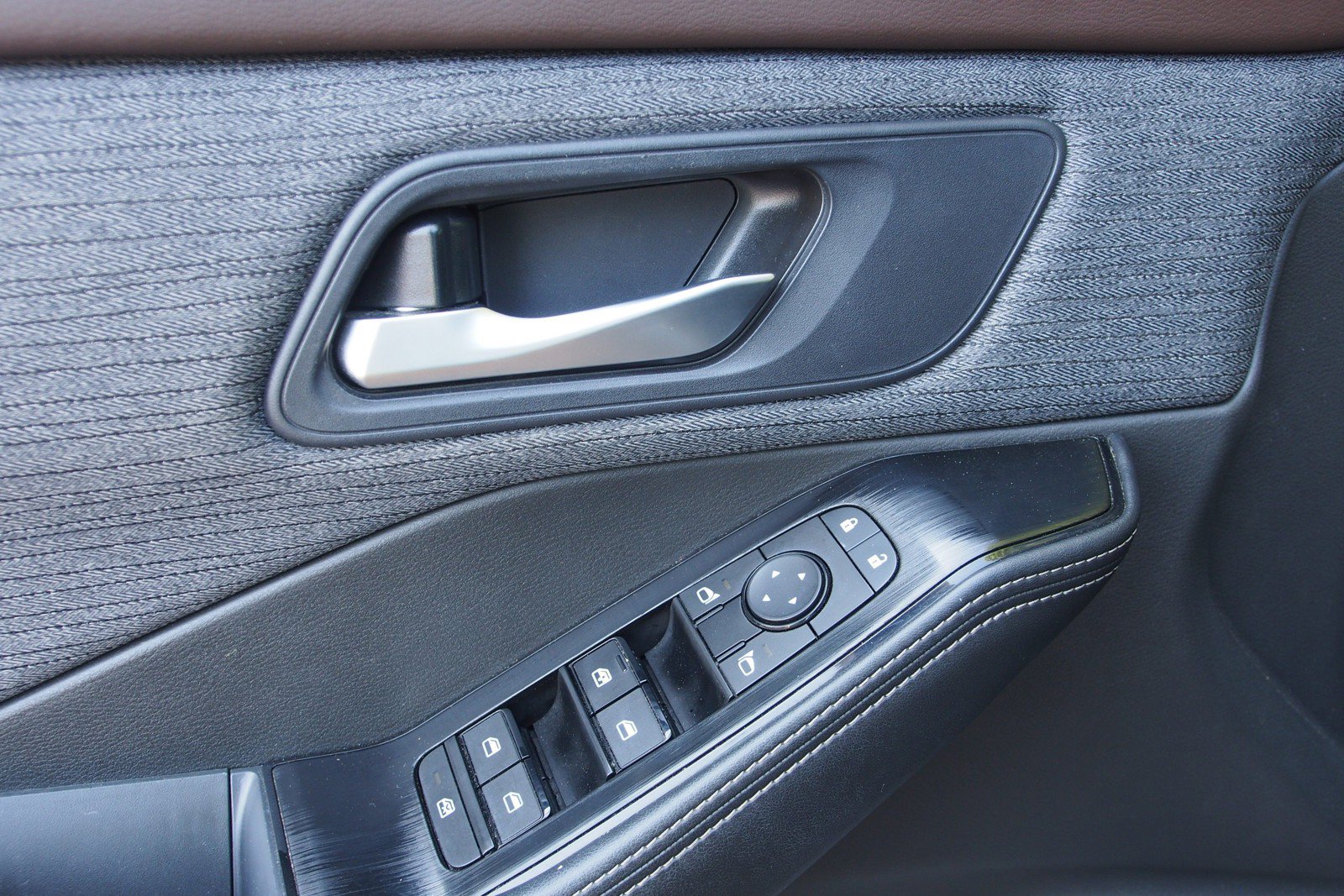 Used 2023 Nissan Rogue SV FWD image 19